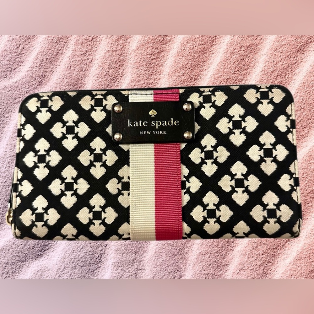 kate spade ♠️ classic spade neda zip around wallet